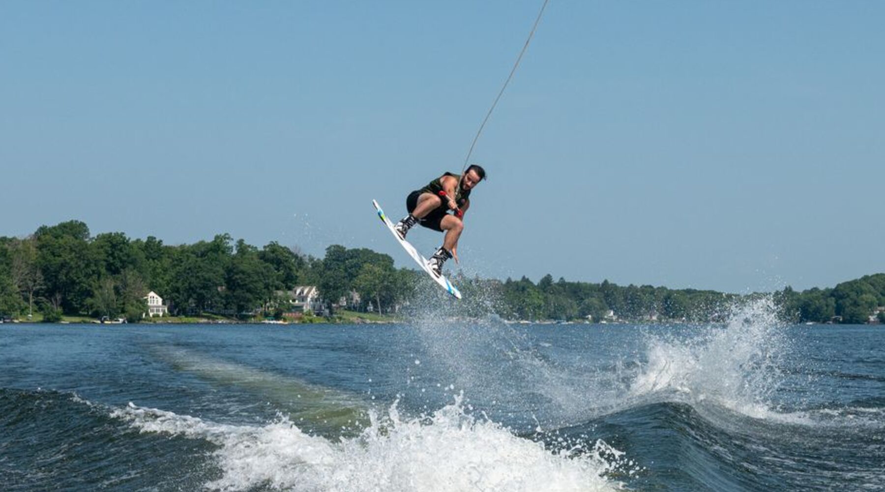 Renting Out Your Lake House? Why a Leased Boat Helps